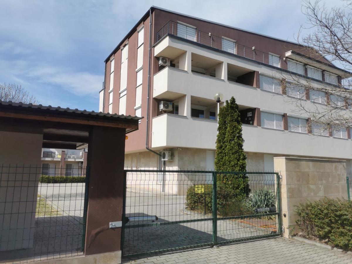 Apartment Apartman Silver *